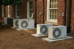 1024px-2008-07-11_Air_conditioners_at_UNC-CH